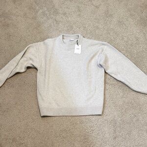Elegant Light Gray Crewneck Sweater
